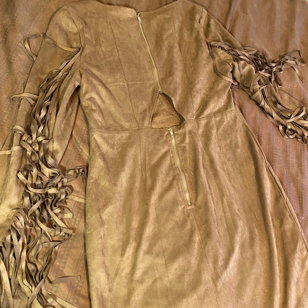 Dress - Picture 2 of 4